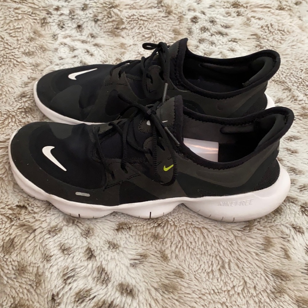 Women’s Nike Free 5.0’s Size 8